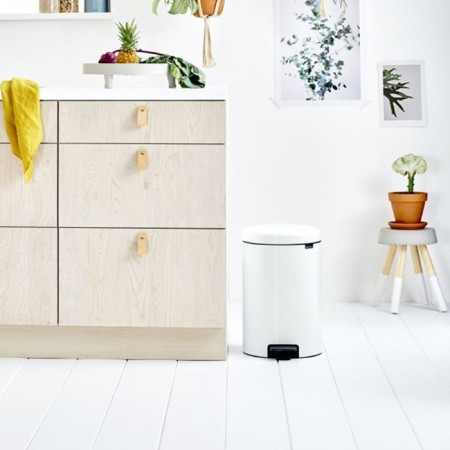 Brabantia Newcon bucket, plastic inner bucket, with a pedal, white color, 20 liters-4