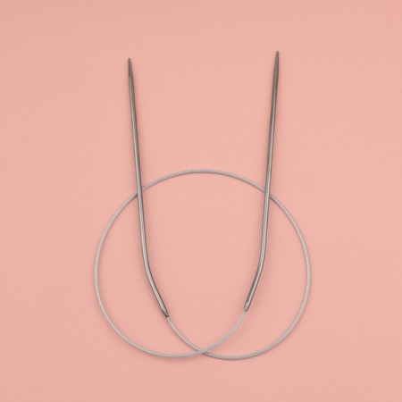 The knitting needles are circular, for knitting, with a metal cable, d = 2 mm, 50 cm