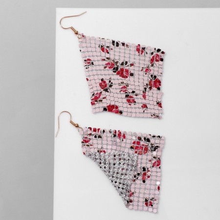Hanging “rhombus” chain mail, rose flowers, red-pink color, 9 cm-1