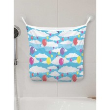 Organizer in a bathtub on the suction cups 