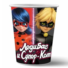 A set of paper glasses 