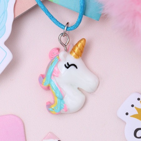 Children's pendant "chosen" unicorn color