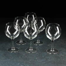 A set of glass glasses for the wine 
