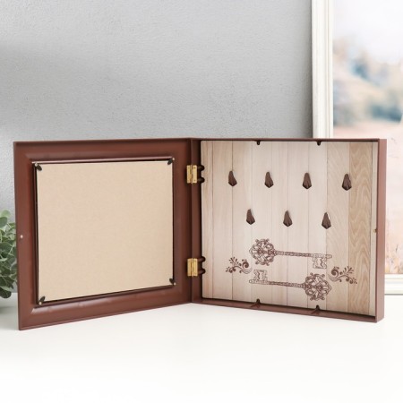 Key closed "Happiness" 26.5x31.5 cm nut-2