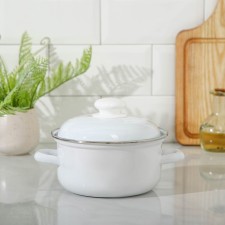 Cylindrical pan, 1.5 l, d = 16 cm, h = 9.5 cm, enameled cover, induction, white color