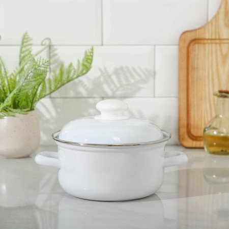 Cylindrical pan, 1.5 l, d = 16 cm, h = 9.5 cm, enameled cover, induction, white color