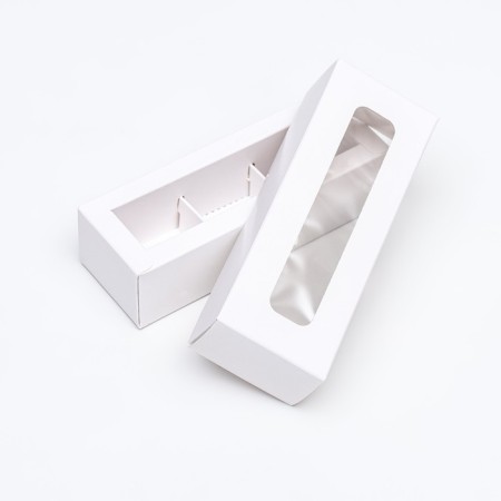 Packaging with a shell for 3 sweets, with a window, white 13x5x3.3 cm-3