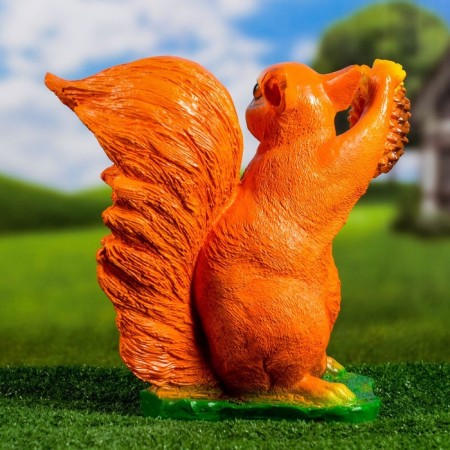 Garden figure "Squirrel with a bump" 13 × 18 × 28cm-2