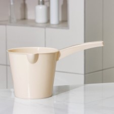 Bucket with a drain 
