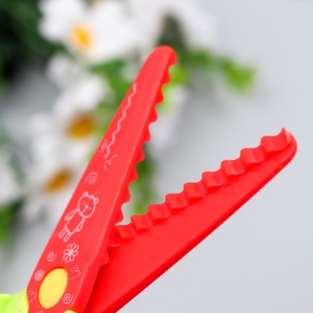 Scissors embossed plastic set 2 pcs 12.5 cm mix-6