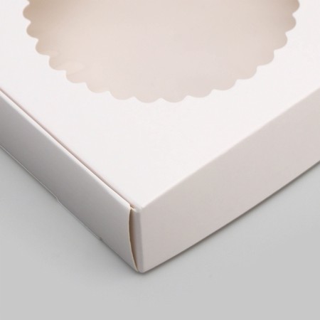 Box the team, white, with a window, 11.5 x 11.5 x 3 cm-3