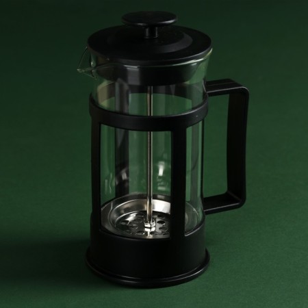 The set is “first in everything”: black tea with bergamot 100 g, french press-2