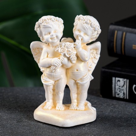 Figure "Angels with a bouquet of roses on the heart" gilding, 10x7x4cm