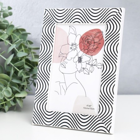 Photo frame plastic 10x15 cm "waves" white with black 18.3x13.5 cm-1