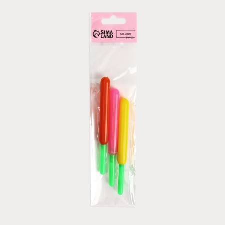 A set of hooks for knitting, with plastic handles and caps, d = 1.5-2.5 mm, 14 cm, 3 pcs, color mix-5