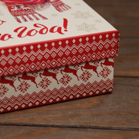 The box is folding, the cover is the "happy New Year" 20 x 20 x 6 cm-2