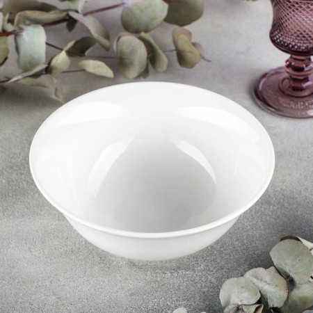 Porcelain salad Wilmax, 860 ml, d = 17.5 cm, white color