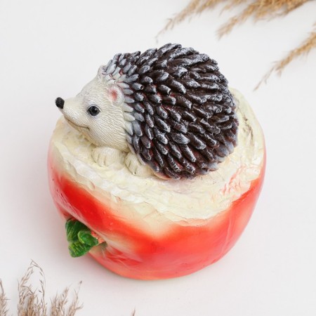 Pigger "Hedgehog on Apple" 16x14cm-3