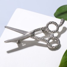 Brooch 