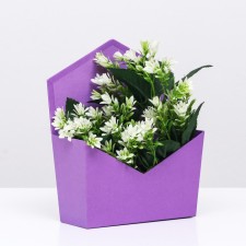 Trapection envelope is monophonic, purple 19.5x 23 x 8 cm