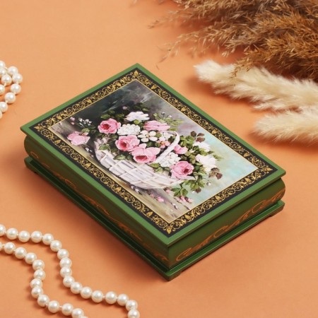 Casket "Roses with wildflowers in the basket", green, 11 × 16 cm, lacquer miniature