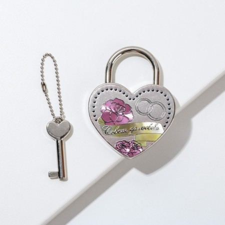 Wedding castle with the key "Council and love."-1