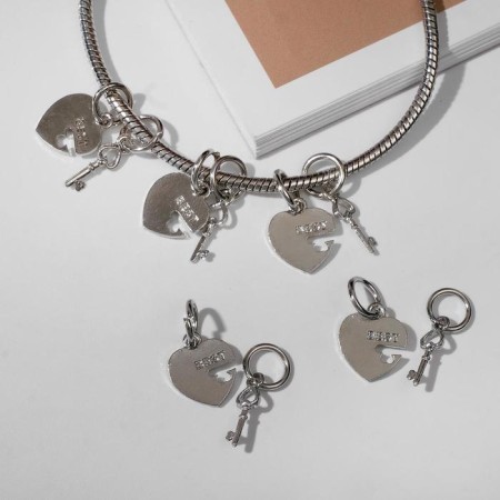 Suspension "Demetrons" heart with a key, color silver
