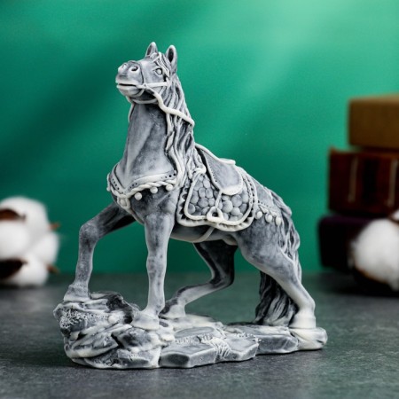 Figure "Bogatyr horse in the harness" 13cm-1