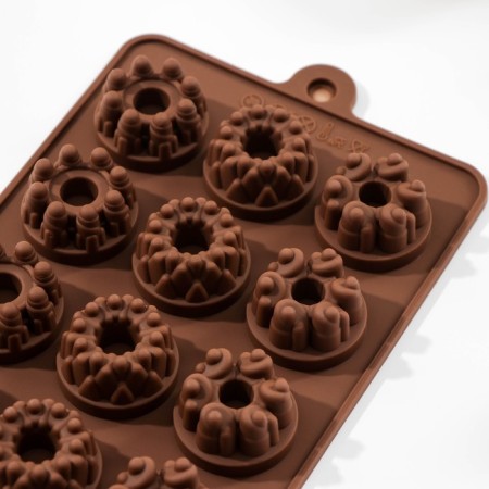 The form for jewelry "Dolce", silicone, 20 × 11 × 1.8 cm, 15 cells, brown color-1