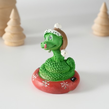 Polystone souvenir "Snake in a cap-earflass at a tubing" 5.2x6 ​​cm-1