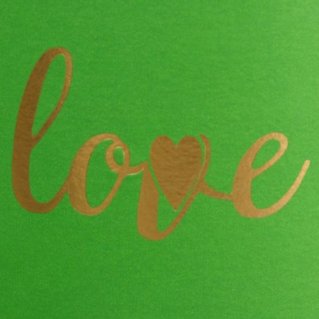 The box is round, with the embossing "Love" Saladovaya, 18*18*18cm-2