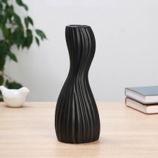 VAZA Ceramics Table 