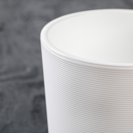 Kashpo with the insert "Lyon", 2 l, the color is white-1