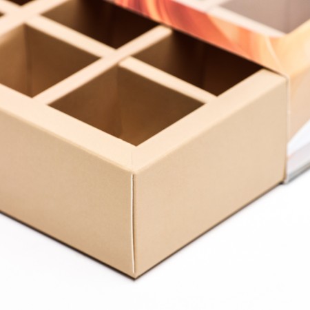 Box for 9 sweets with a shell "coffee with milk", 13.7 x 13.7 x 3.5-4