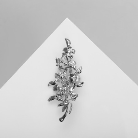 Book "Bouquet with pearls", white color in silver-1