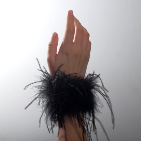 Bracelet-manage "luxury" feathers, black color, 24 cm