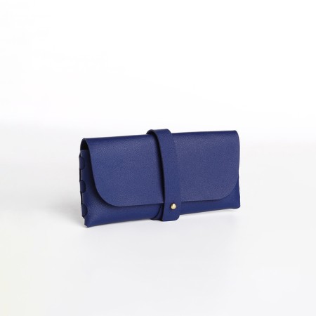Case for glasses on the clue, the color is blue