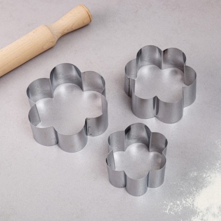 A set of baking forms and layout "Flower", 12x12x5 cm, 3 pcs-1