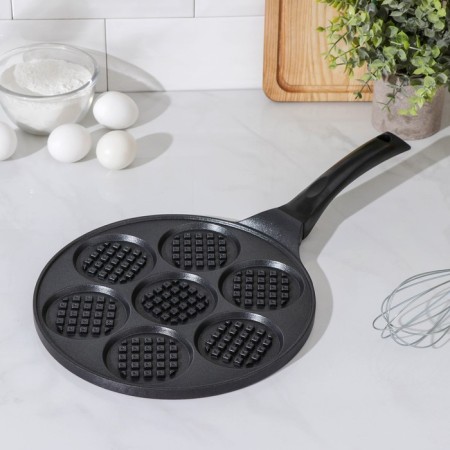 Ribbed pan-booty, d = 26 cm, plastic handle, black color