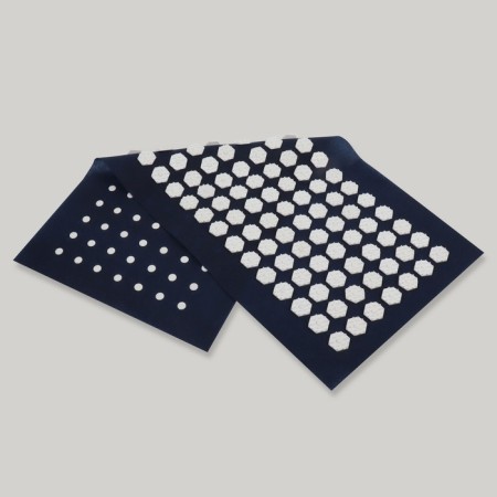 Iplikator - rug, base of spanbond, 140 modules, 28 × 64 cm, dark blue/white color-2