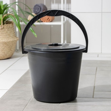 A bucket with a dacha lid, 10 l