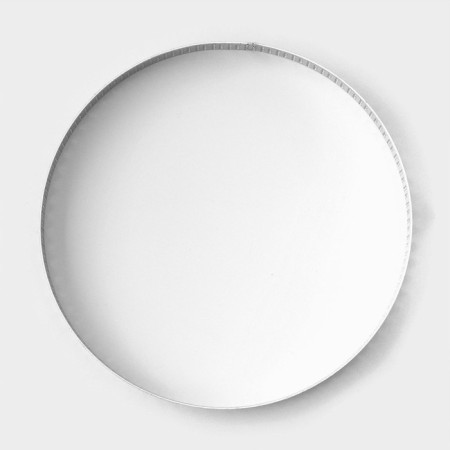 The form perforated for baking is the “Circle”, d = 15 cm, the color is silver-4