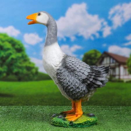 Garden Figure "Screaming Goose" 18x20x44cm-1