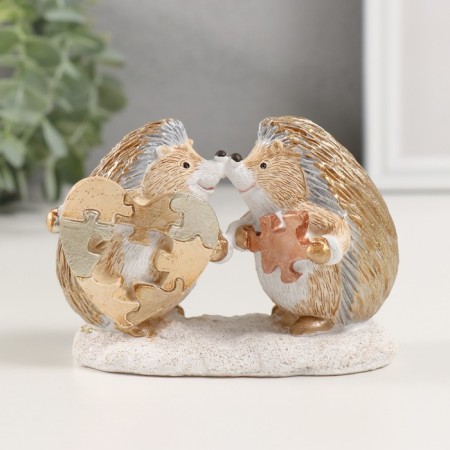Souvenir Polystone "The Hedgehogs Found Found each other" 10.5x5x7.5 cm
