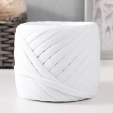 Facial knitwear yarn 200 ± 10 g (white)