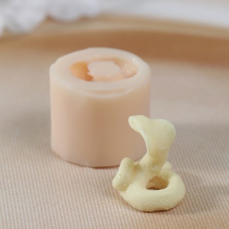 Silicone Mold "Cobra" silicone 2.5x2.4x2.5 cm-3