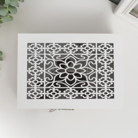 Casket tree with divisions "White openwork flowers" 17x24x7 cm-2