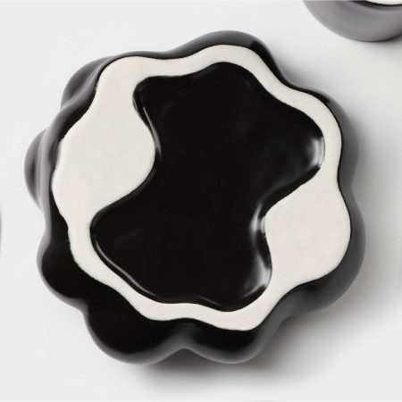 Coffee steam ceramic "chamomile", 2 items: 260 ml mug, saucer d = 17 cm, black color is black-4