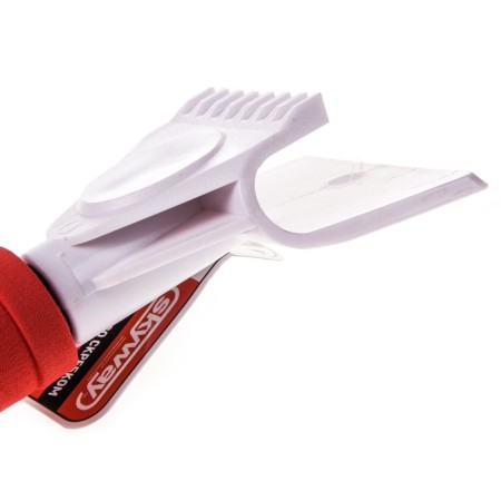 Snow brush with a scraper Skyway, 78 cm, double scraper, with fluffy bristles S07801011-1