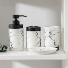 A set of accessories for the bathroom 
